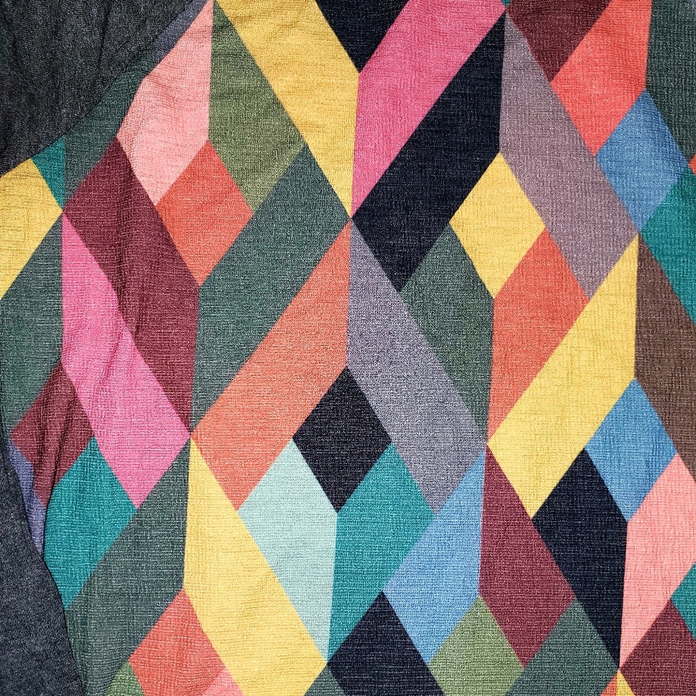 Geometric Blouse - Picture 2 of 5